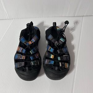 KEEN multicolor fishermen sandals kids youth size 5